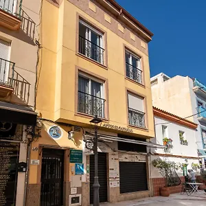 apartamentos-edificio-capricho.hotelsinnerja.org/